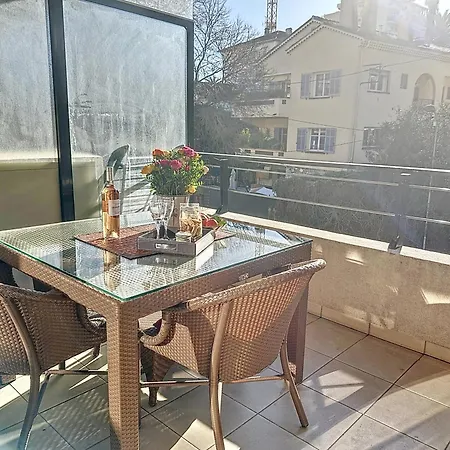 Pon2 - 2 Pieces Avec Piscine Et Terrasse